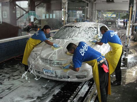 Tips for finding the best deals on magic tunnel car washes.